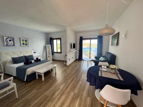 Apartamentos El Bergantin Menorca Club Condo in Platges de Fornells
