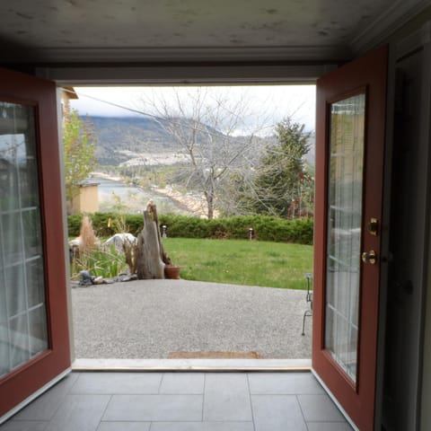 Above the Beach Guest Suites Bed and Breakfast in Penticton
