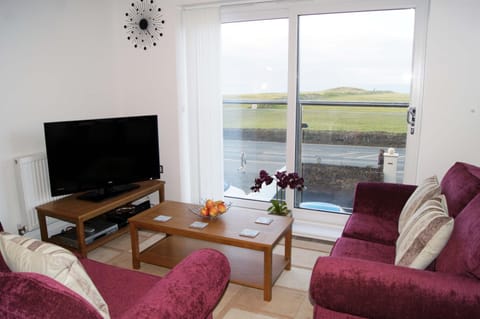 TV and multimedia, Living room, Seating area, Sea view