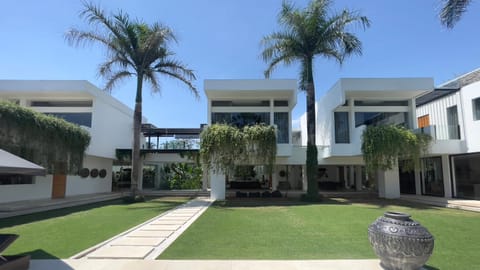 The Palm House Villa in North Kuta