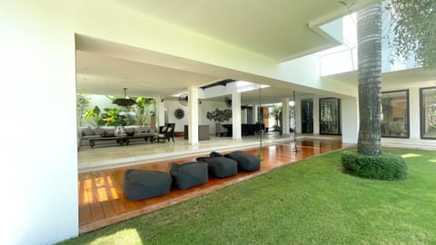 The Palm House Villa in North Kuta