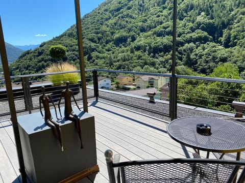 Spring, Day, Natural landscape, View (from property/room), Balcony/Terrace, Dining area, Mountain view
