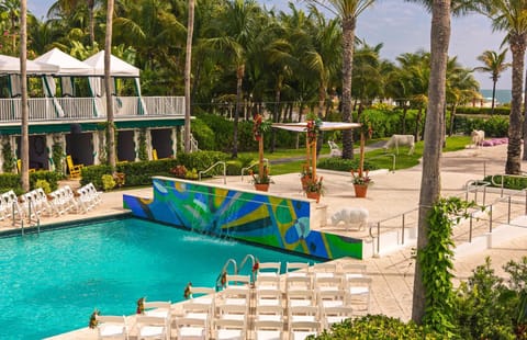 Kimpton Surfcomber Hotel, an IHG Hotel Estância in South Beach Miami