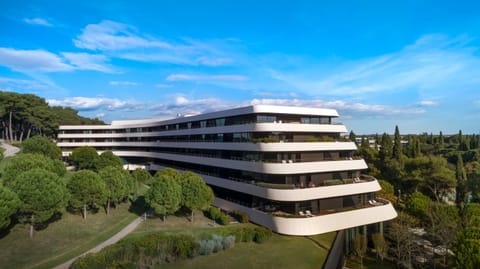 Property building, Facade/entrance