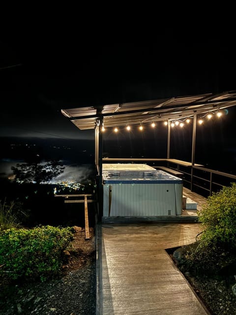 Hot Tub, Pool view, Swimming pool