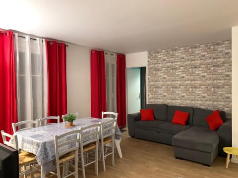 Living room, Dining area