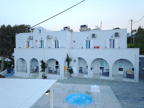 Unique Galini Oia - Adults Only Apartment hotel in Oia