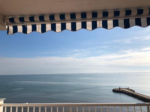 Apartamento en primera línea de mar Apartment in Montsià