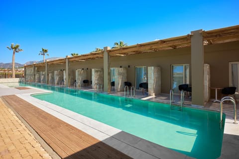 Property building, Day, Pool view, Swimming pool