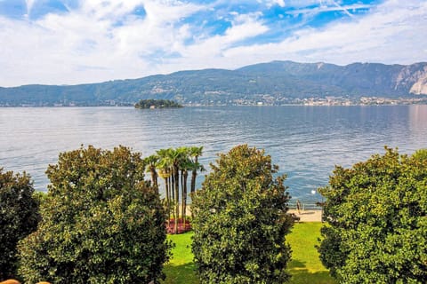 Lake view, Mountain view