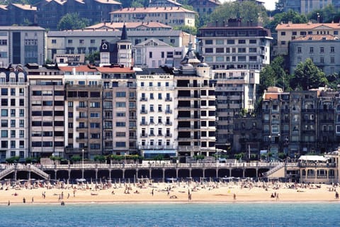 Facade/entrance, Beach