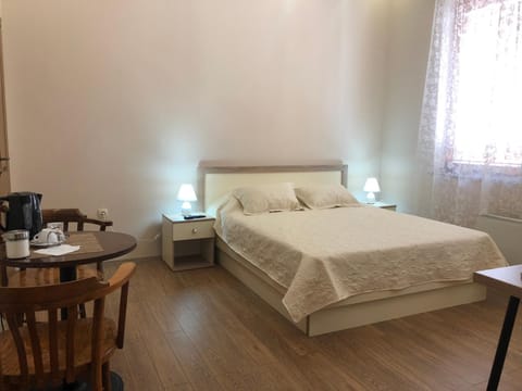 Chola Guest House Bed and Breakfast in Bitola