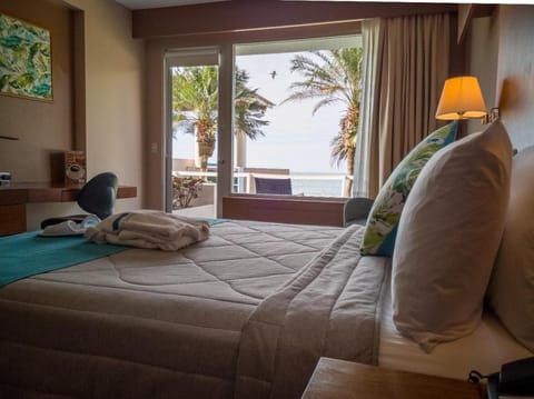 Bed, Bedroom, Sea view