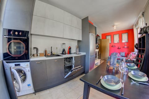 Dining area, dishwasher, fireplace, microwave, oven, stove, washing machine