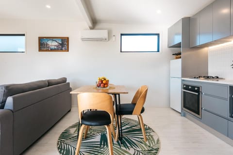 Guesthouse On Queens Condo in Auckland Region