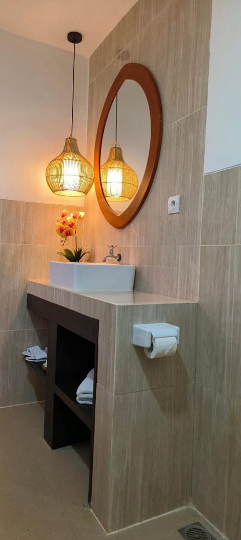 Bathroom, Decorative detail, towels