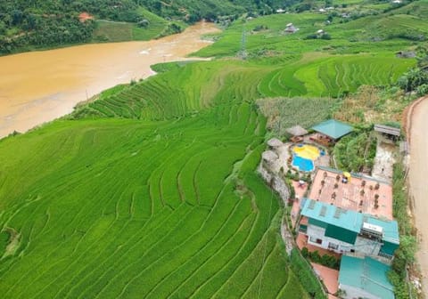 Nearby landmark, Natural landscape, Bird's eye view, Lake view, Mountain view, River view