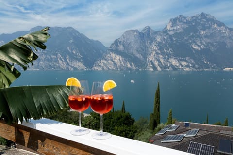 Food and drinks, Lake view, Mountain view, Drinks, Alcoholic drinks