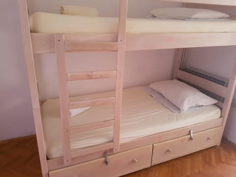 bunk bed