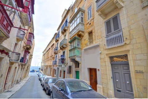 West street apartments Condo in Valletta