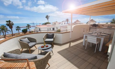 Balcony/Terrace, Kitchen or kitchenette, Dining area, Sea view