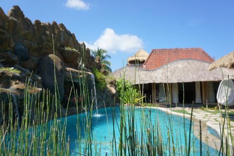 Property building, Day, Pool view, Pool view, Swimming pool