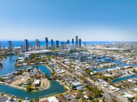 Opulence on Broadbeach Casa in Gold Coast