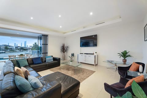 Opulence on Broadbeach Casa in Gold Coast