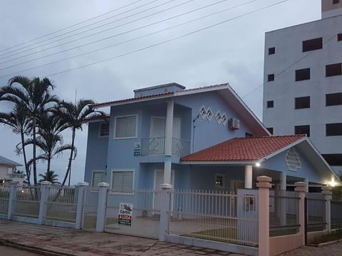 Casa de praia em Palmas-SC a 40 metros do mar House in Florianopolis