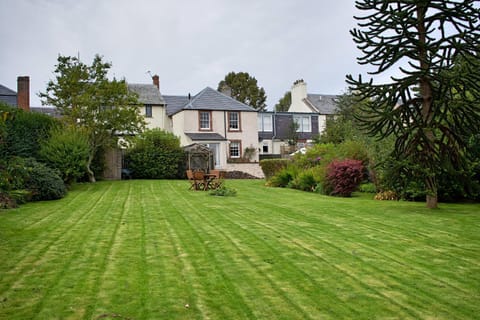 Violet Cottage House in England