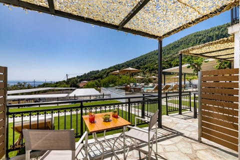 Balcony/Terrace, Garden view, Pool view