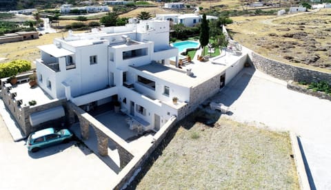 Facade/entrance, Bird's eye view