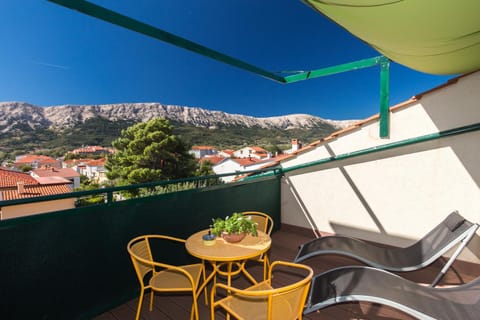 Balcony/Terrace, Mountain view