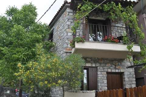 Facade/entrance, Balcony/Terrace