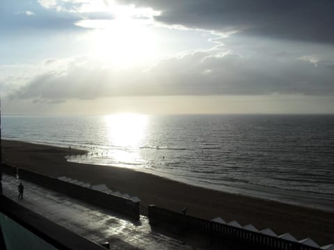 Day, Natural landscape, Balcony/Terrace, Beach, Hiking, Sea view, Sunrise, Sunset