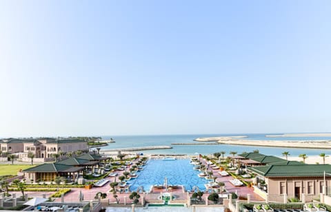 Property building, Day, Natural landscape, Bird's eye view, Beach, Pool view, Sea view, Swimming pool, sunbed