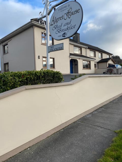 Property building, Property logo or sign, Street view