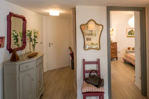 Bed, Photo of the whole room, Decorative detail