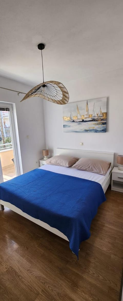 Apartments Kapetanovi Dvori Condo in Trogir