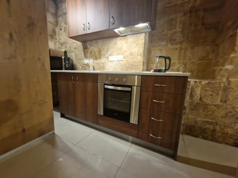 Kitchen or kitchenette, minibar, pet friendly, stove