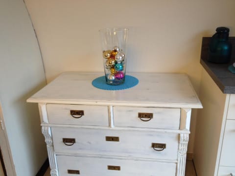 Decorative detail, Dining area