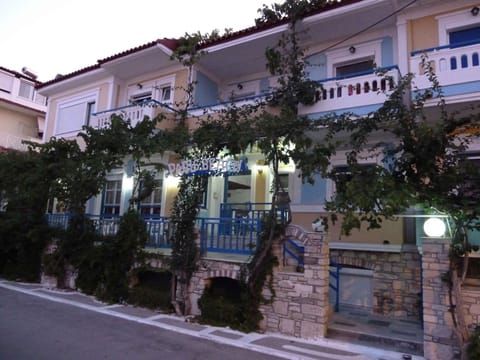 Paris Beach Hotel Hôtel in Samos Prefecture