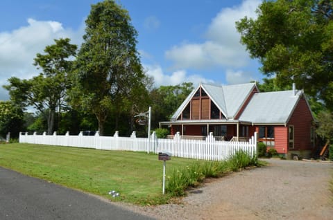 Ruddles Retreat House in Maleny