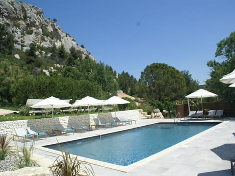 Le Mas D'aigret Hotel in Les Baux-de-Provence