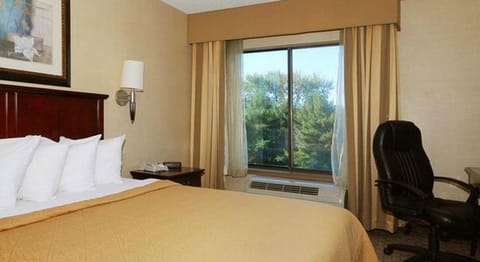 Quality Inn & Suites Hotel in Bensalem Township