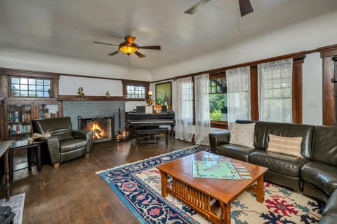 Living room, Seating area, fireplace, flat iron