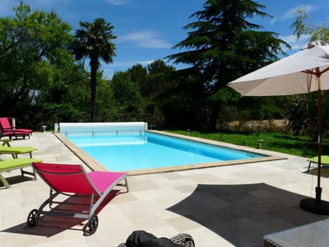 typical provencal mas with pool, a little corner of paradise with view of sainte victoire, close to aix en provence, sleeps 10. House in Aix-en-Provence