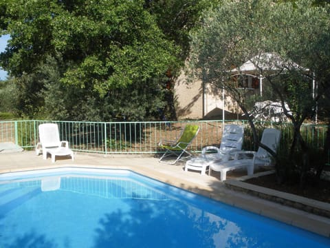 Spacious villa on two levels House in Gordes