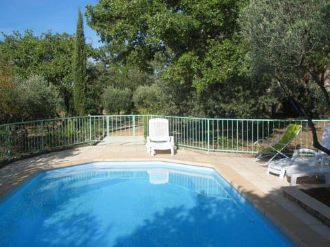 Spacious villa on two levels House in Gordes