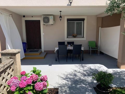 Linda Apartments Zambrattia Bed and Breakfast in Istria County